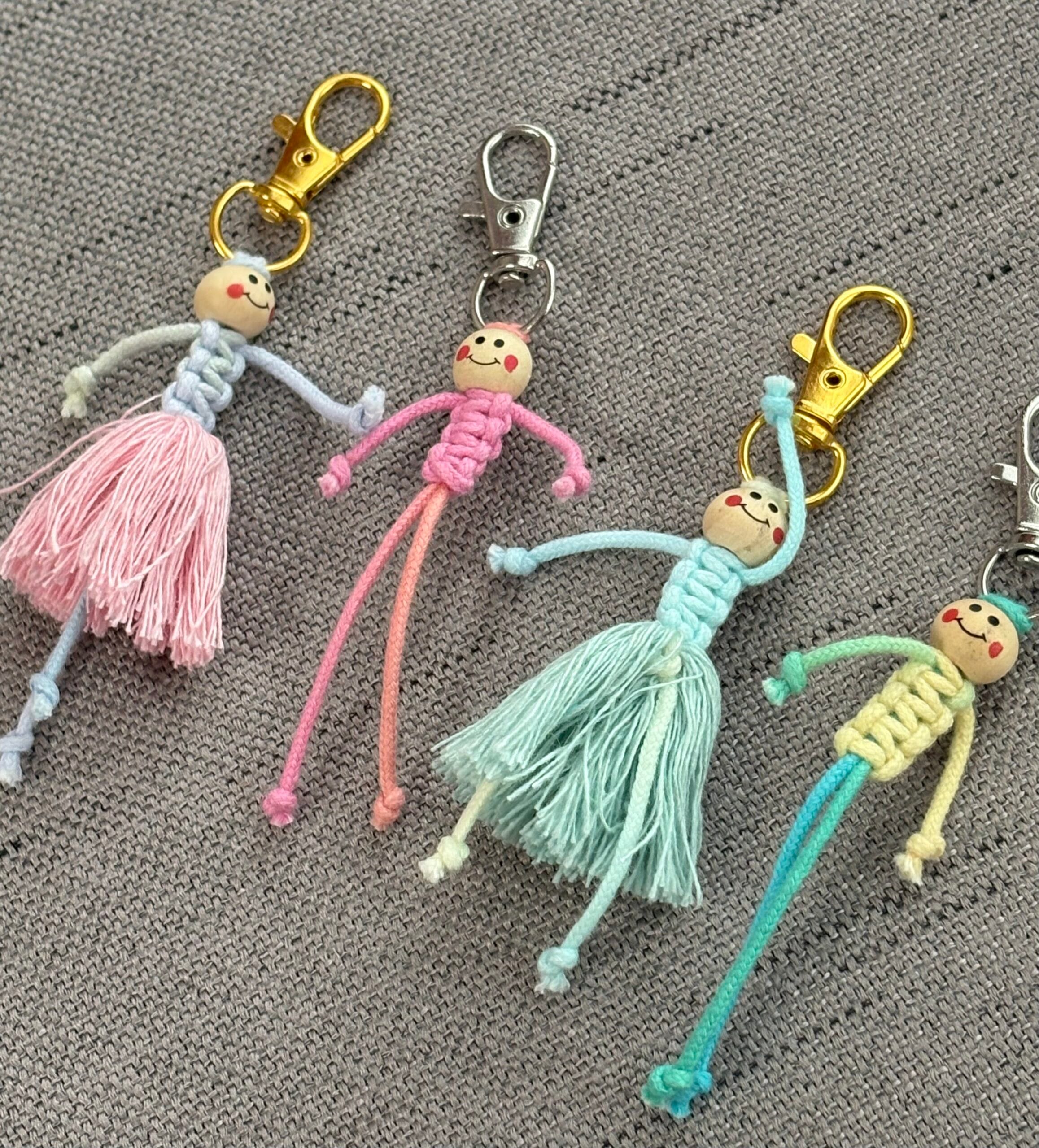 Mosolygós balerina kulcstartók