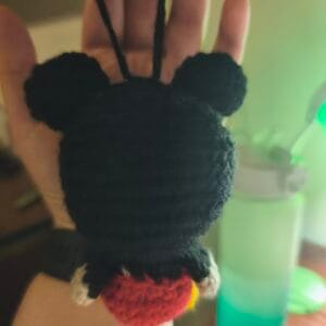Horgolt Mickey egér kulcstartó