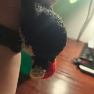 Horgolt Mickey egér kulcstartó