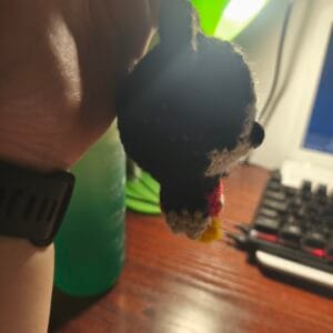 Horgolt Mickey egér kulcstartó