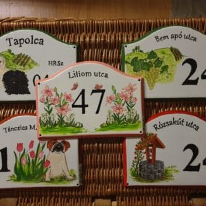 Illusztrációs házszám A4 méretben, kézzel festett