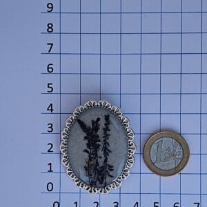 Kézzel készített bross szárított virágok