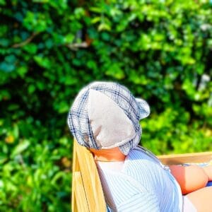Labda sapka, kisfiú/ füles kombinált / drapp- kék nagykockás