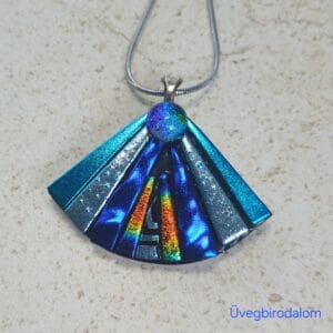 Olvasztott dichroic üvegnyaklánc „Kékek
