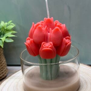Tulipán csokor gyertya üvegben – piros