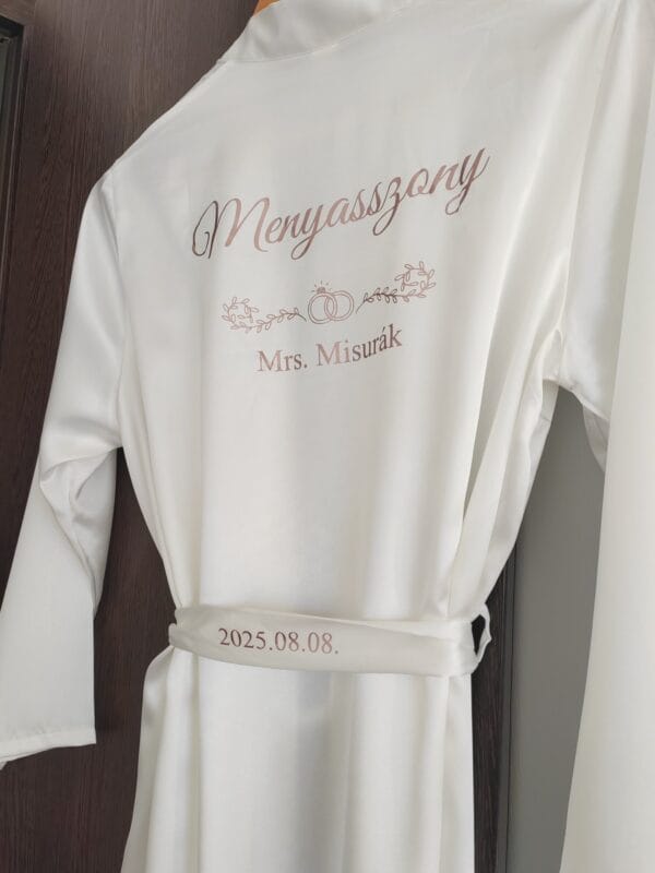 Menyasszonyi köntös