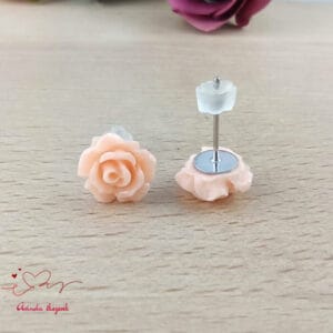 Pasztell rózsaszín rózsás fülbevaló 10 mm