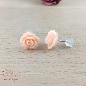 Pasztell rózsaszín rózsás fülbevaló 10 mm