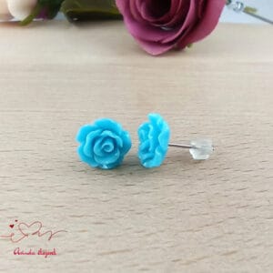 Világoskék rózsás fülbevaló 10 mm
