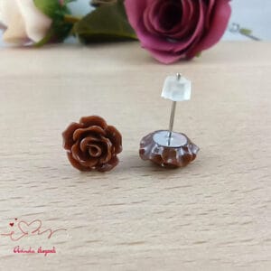 Barna rózsás fülbevaló 10 mm