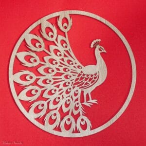 🦚 Páva formájú fali dekoráció – Sonoma tölgy (40×40 cm)