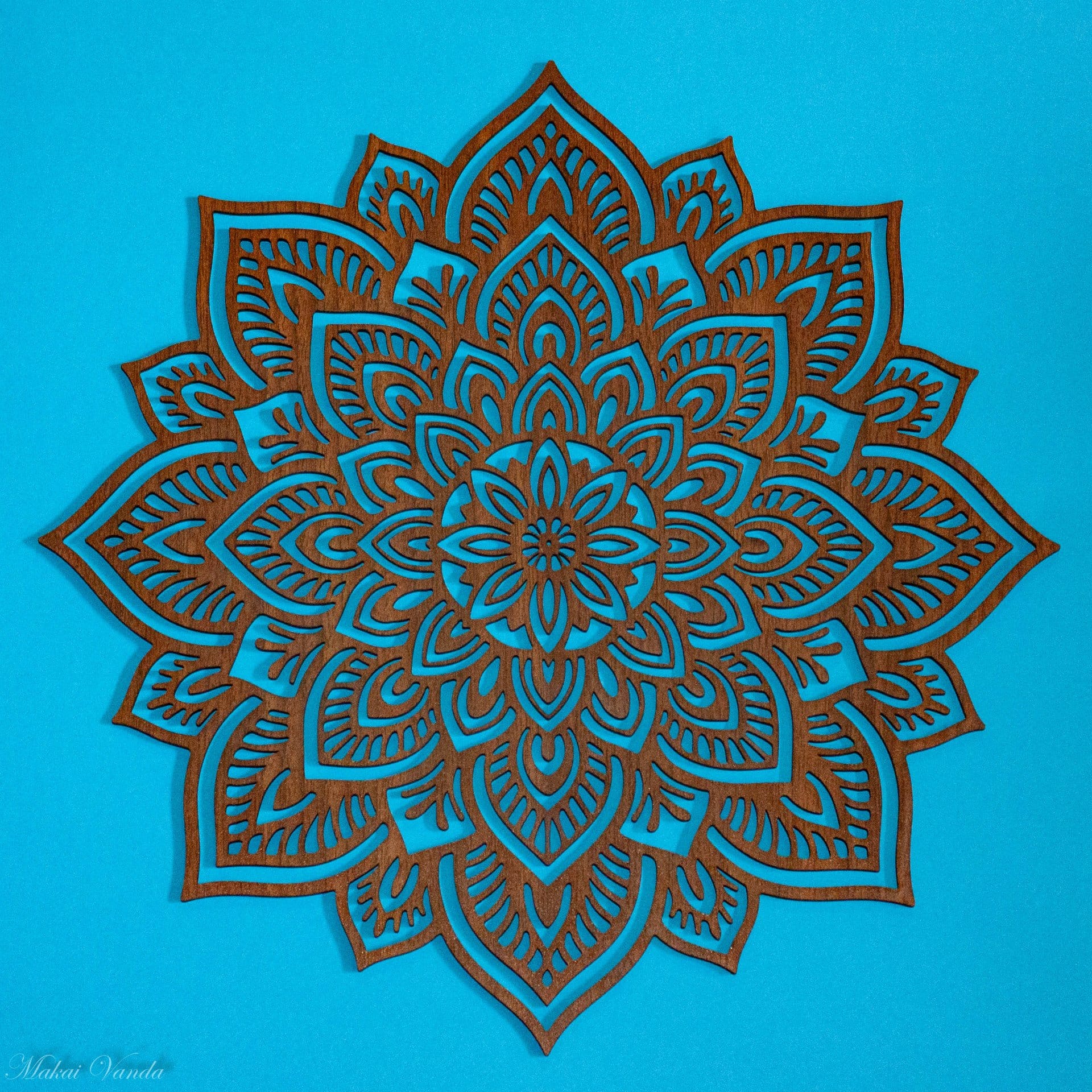 Dió színű mandala fali dísz (40×40 cm)