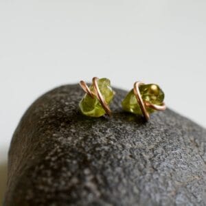Valódi Bronz fülbevaló – peridot, beszúrós