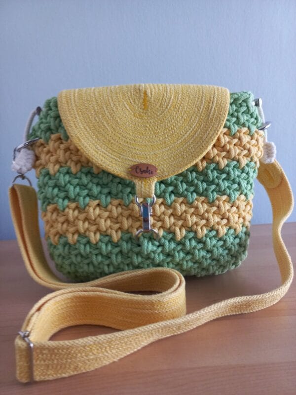 Batyu formájú crossbody zöld-sárga