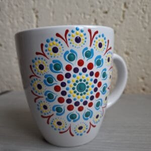Pontfestett mandala bögre színes