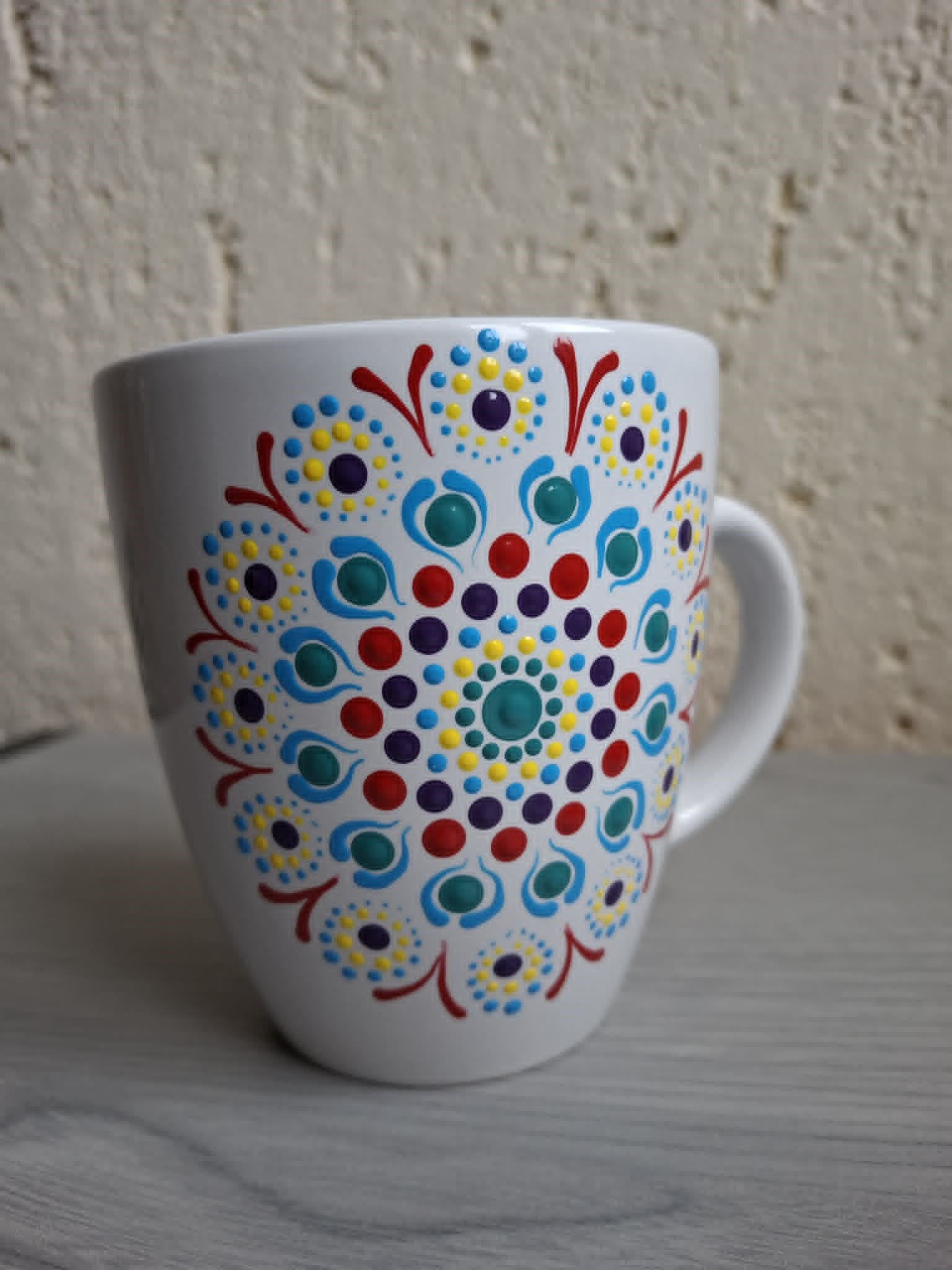Pontfestett mandala bögre színes