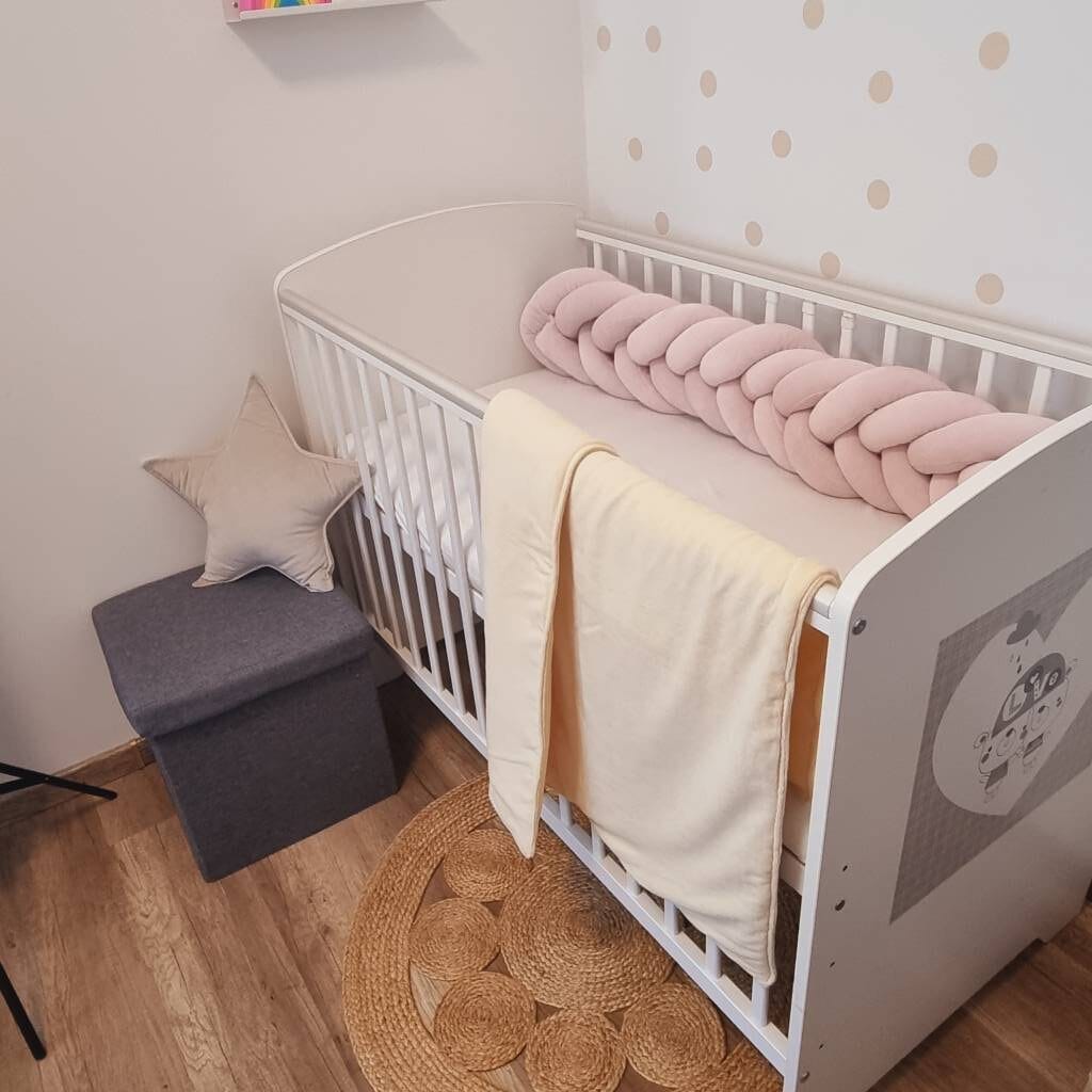 Bézs babyplüss babatakaró – természetes puhaság minden évszakban – 70*90cm