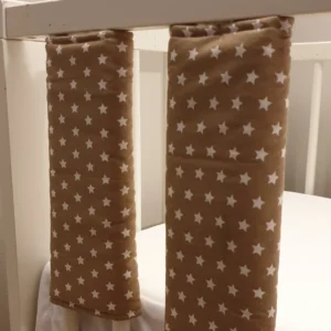 Barna színű tépőzáras kiságy rácsvédő – több méretben – 30*35cm