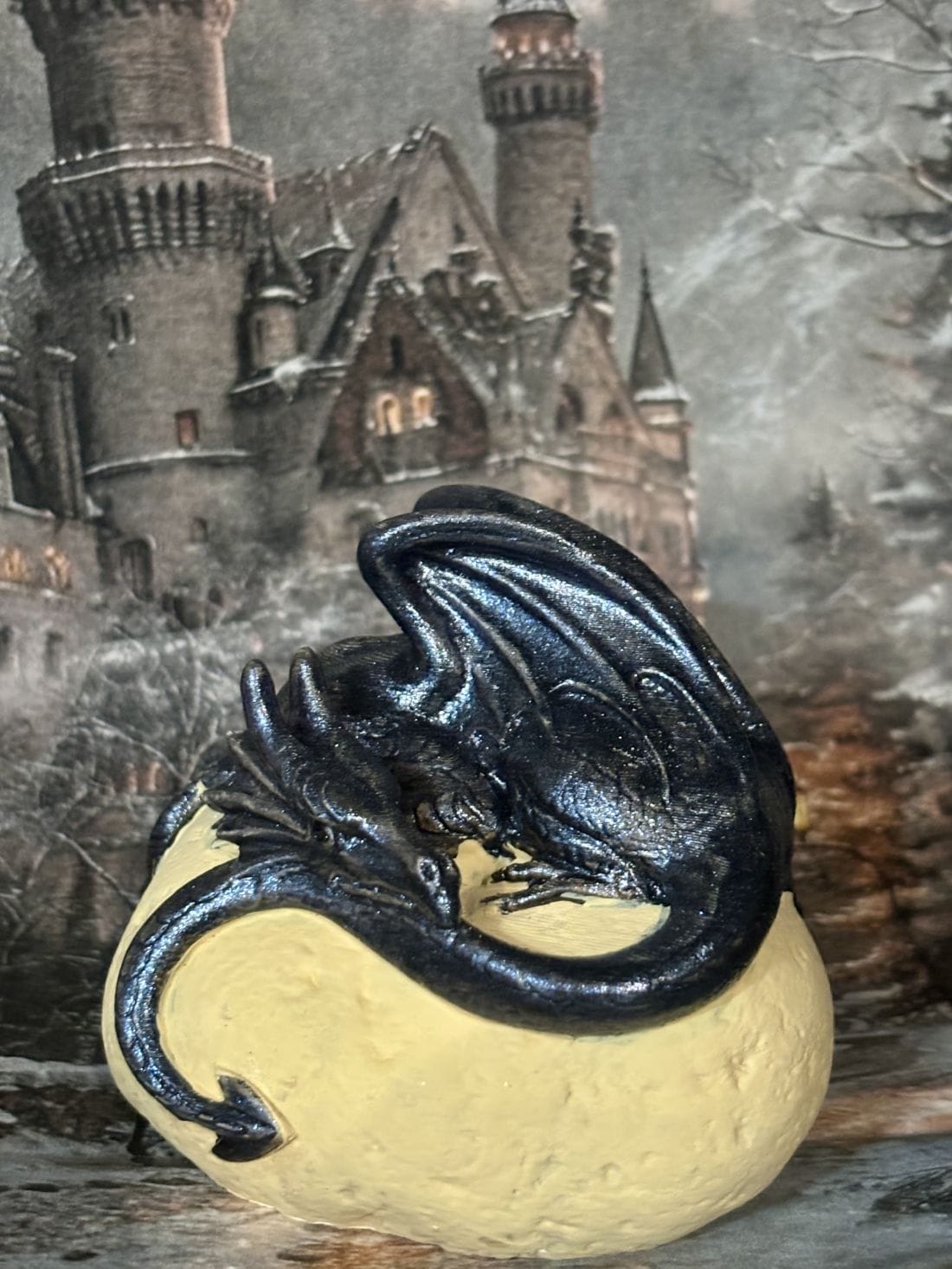 Éjfény sárkánytojás – kézzel festett fantasy dekor