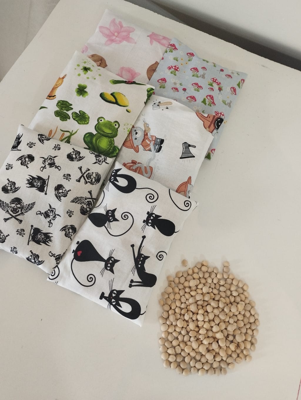 Meggymaggal töltött párna