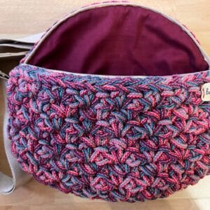 Horgolt kikelet mintás övtáska