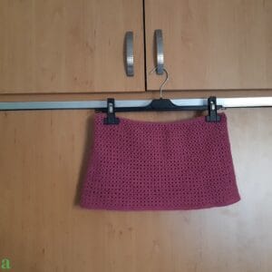 kézzel között ujjatlan felső