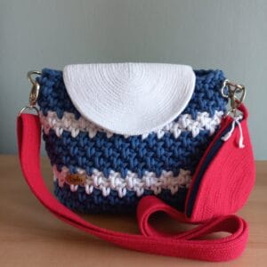 TENGERÉSZ STÍLUSÚ CROSSBODY TÁSKA
