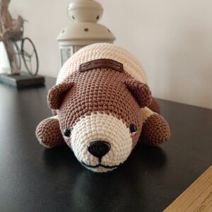 Alvó maci ajtókitámasztó