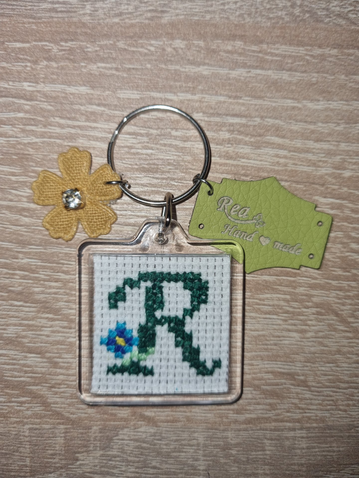 Monogramos kulcstartó