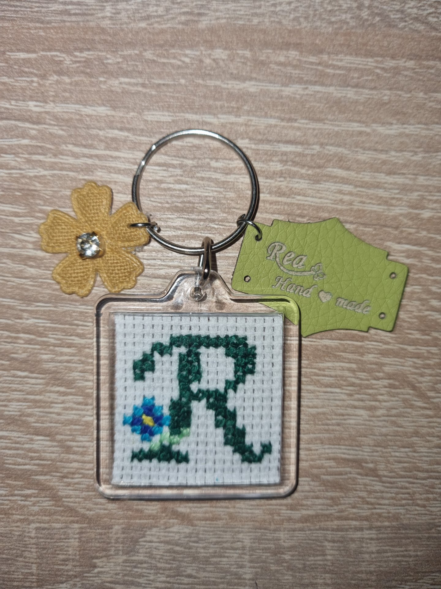 Monogramos kulcstartó