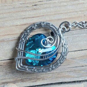 Acél szív nyaklánc nagy swarovski kristállyal