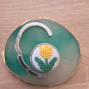 Táskatartó hímzett mintával