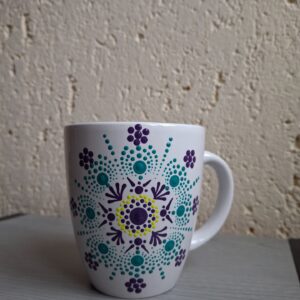 Pontfestett mandala bögre színes