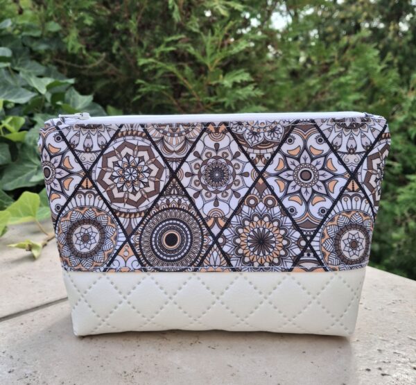 mandala mintás neszesszer