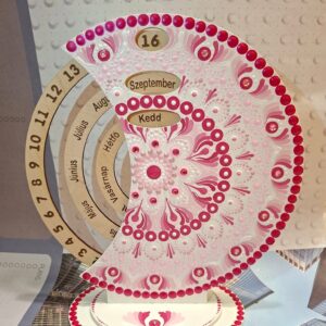 Öröknaptár 25cm rózsaszín mandala mintával fehér alapra