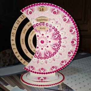 Öröknaptár 25cm rózsaszín mandala mintával fehér alapra