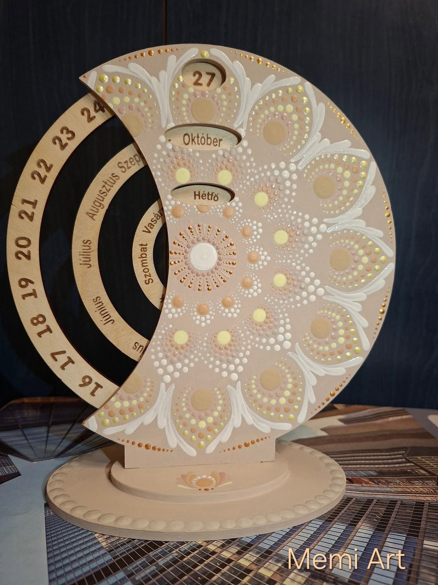 Öröknaptár 21cm bézs-fehér mandala mintával