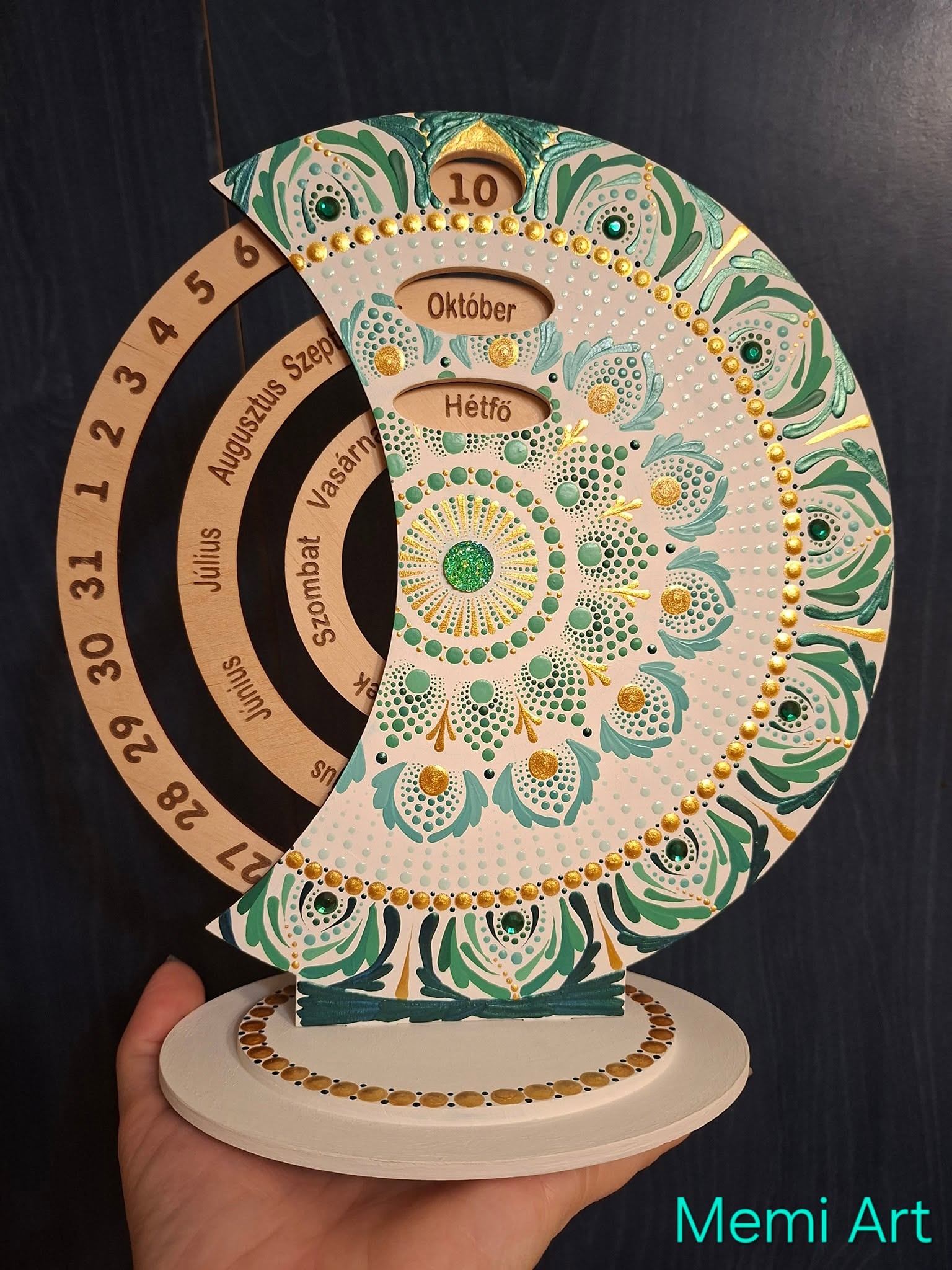 Öröknaptár 25cm zöld-arany mandala mintával fehér alapra