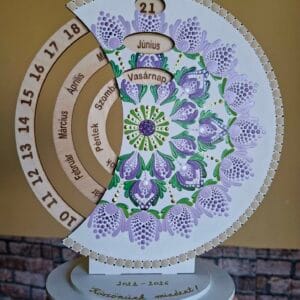Öröknaptár 25cm lila-zöld mandala mintával fehér alapra, bármilyen felirattal