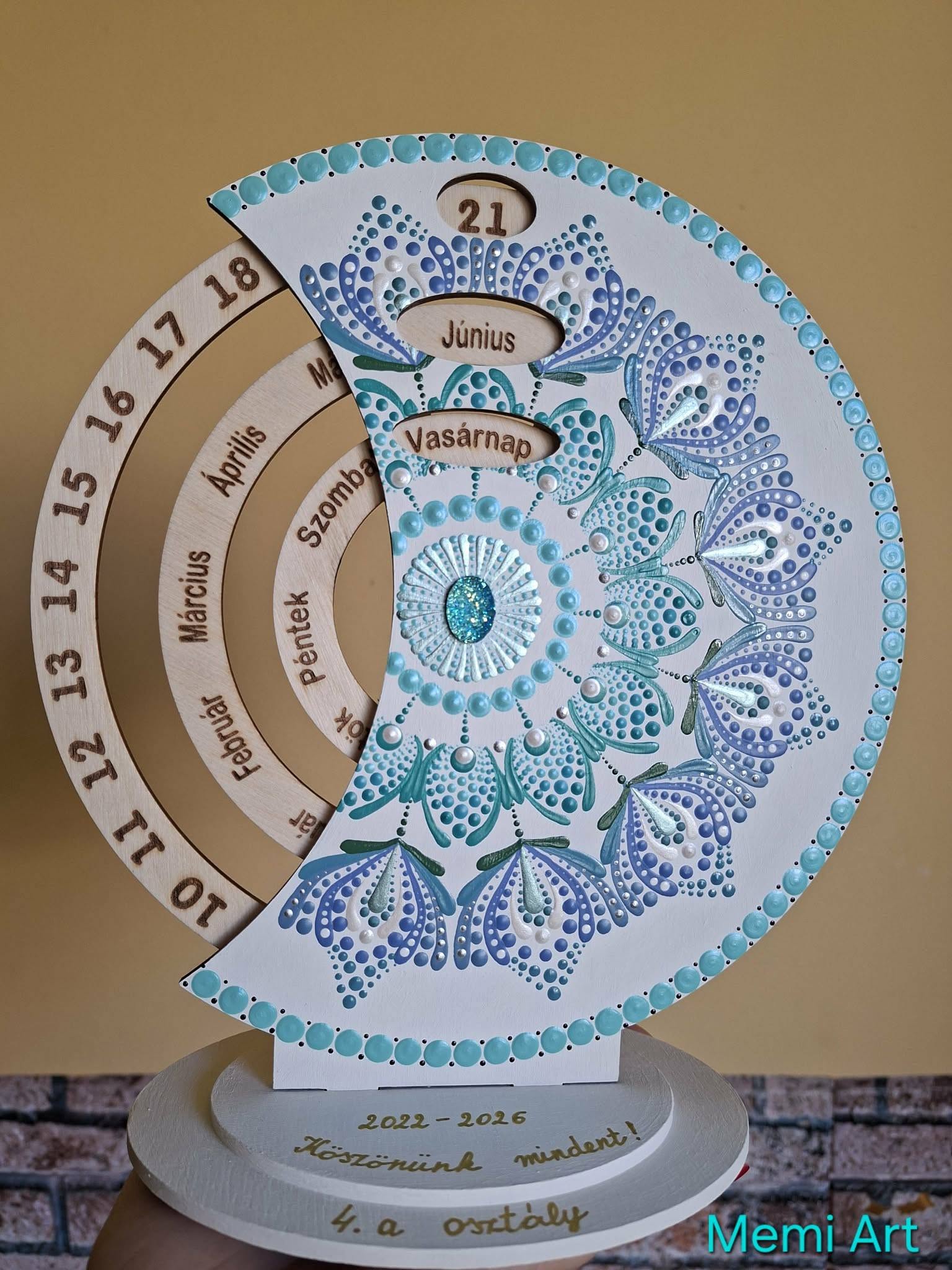 Öröknaptár 25cm türkiz mandala mintával fehér alapra, bármilyen felirattal