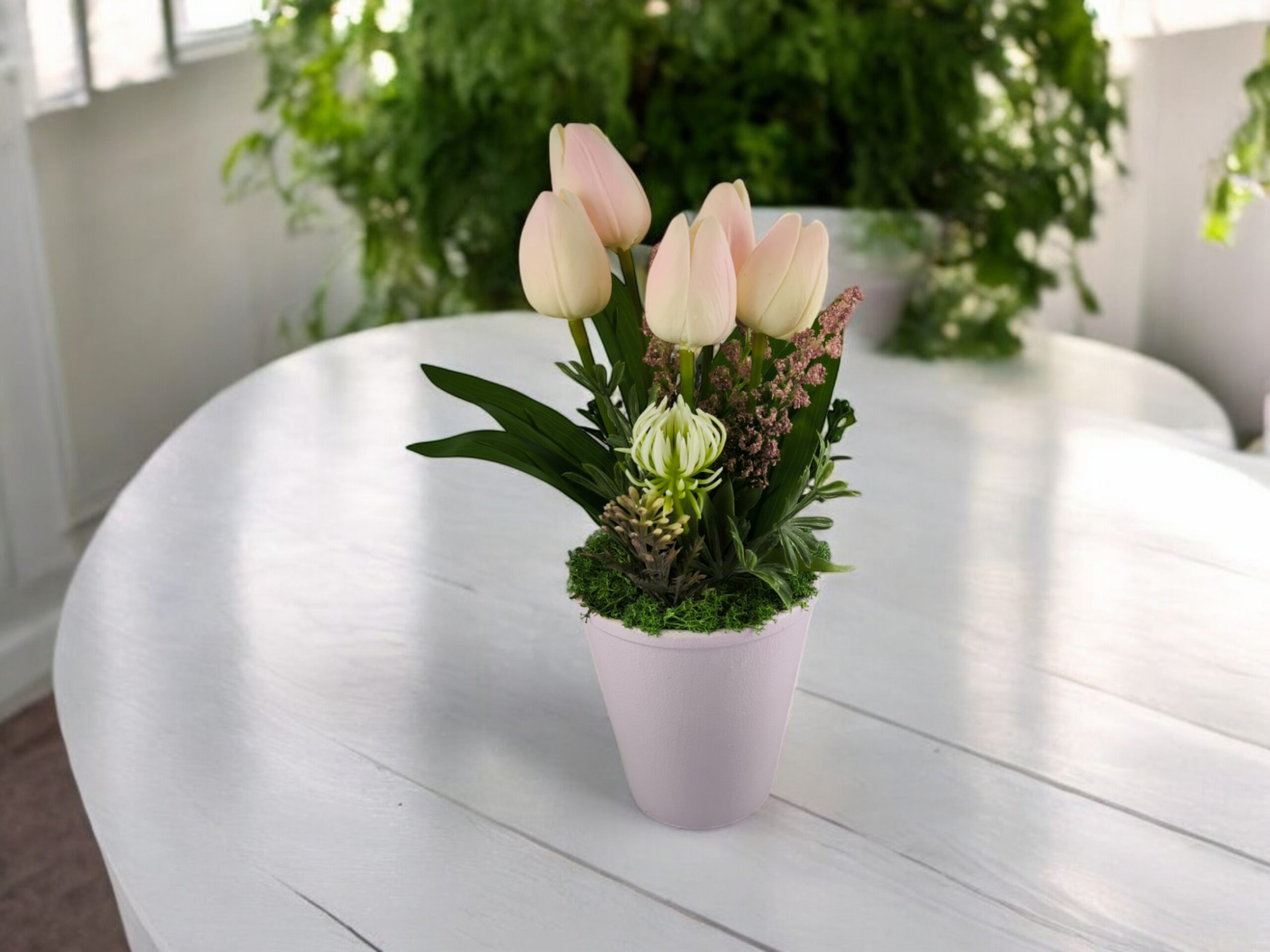 Púder rózsaszín tulipánok lila kaspóban TUG560