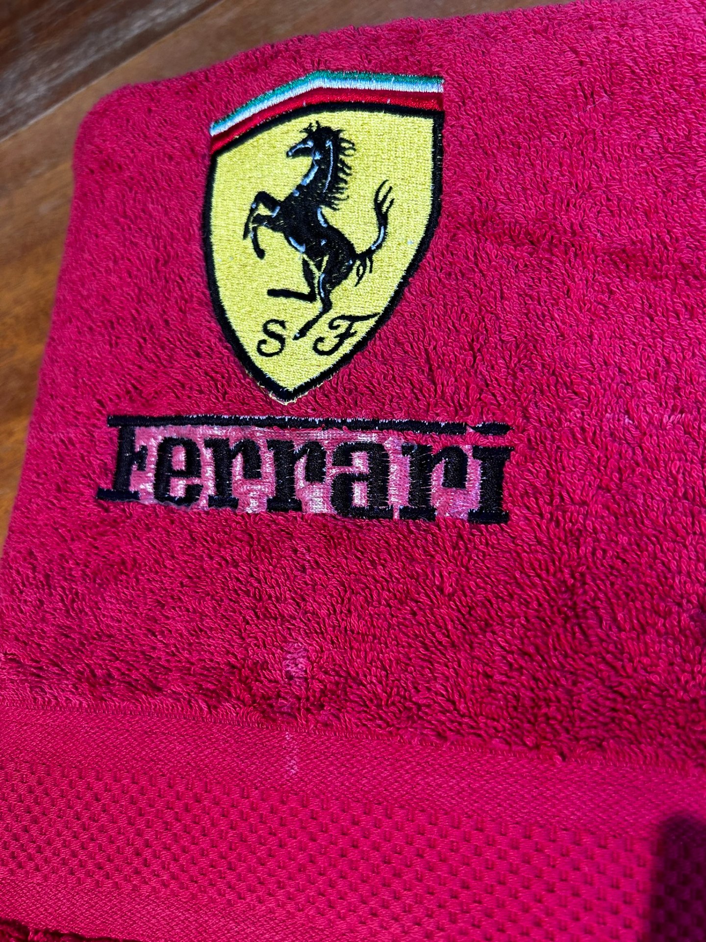 Ferrari Törölköző