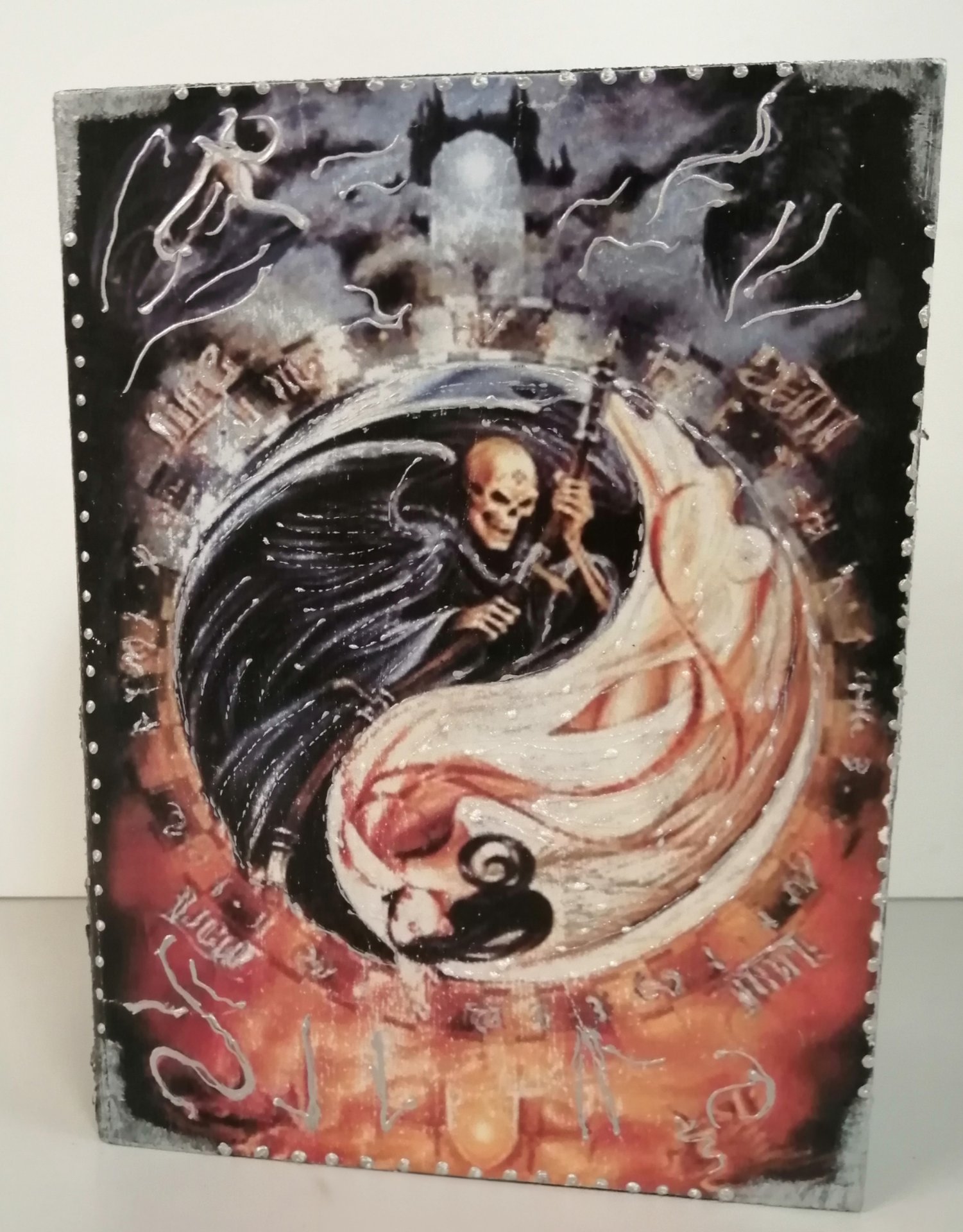 Yin-yang kódex alakú doboz