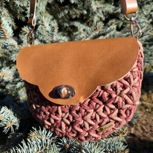 Horgolt jázmin mintás crossbody (forralt bor szín)