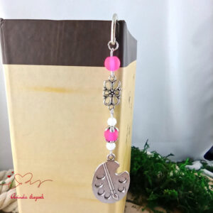 Festőpaletta könyvjelző pink gyöngyökkel