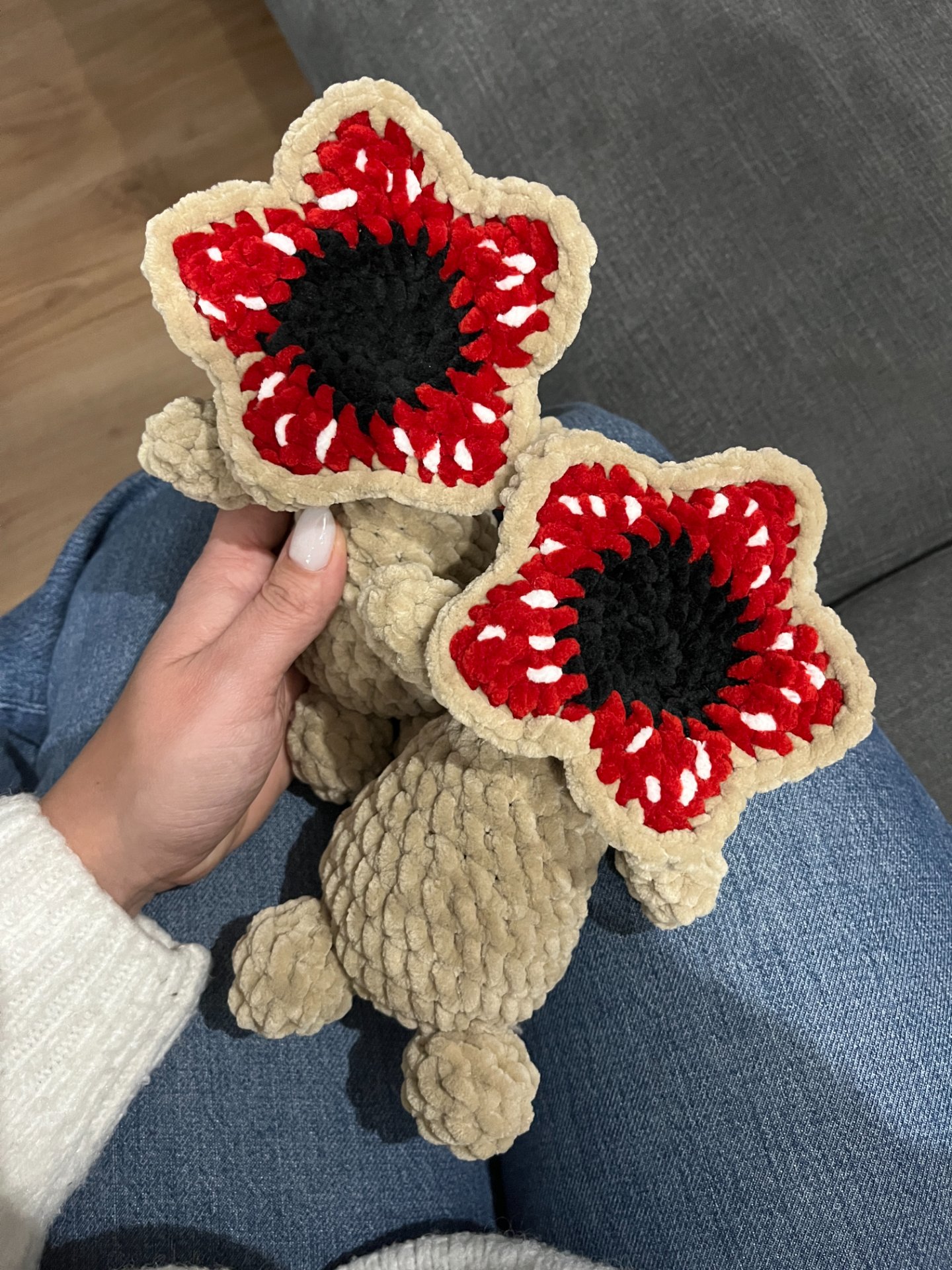 Horgolt plüss Baby Demogorgon figura – kézzel készült, egyedi ajándék