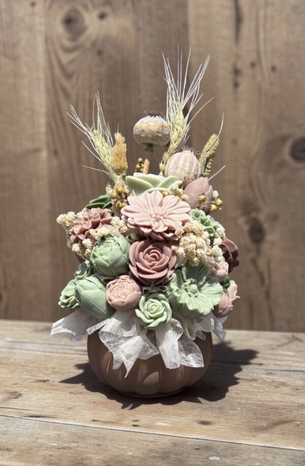 Autumn bouqet pumpkin box