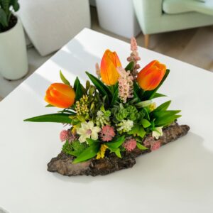 Tulipános asztaldísz faháncs alapon TUG328