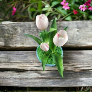 Élethű rózsaszín tulipánok kaspóban TUE521