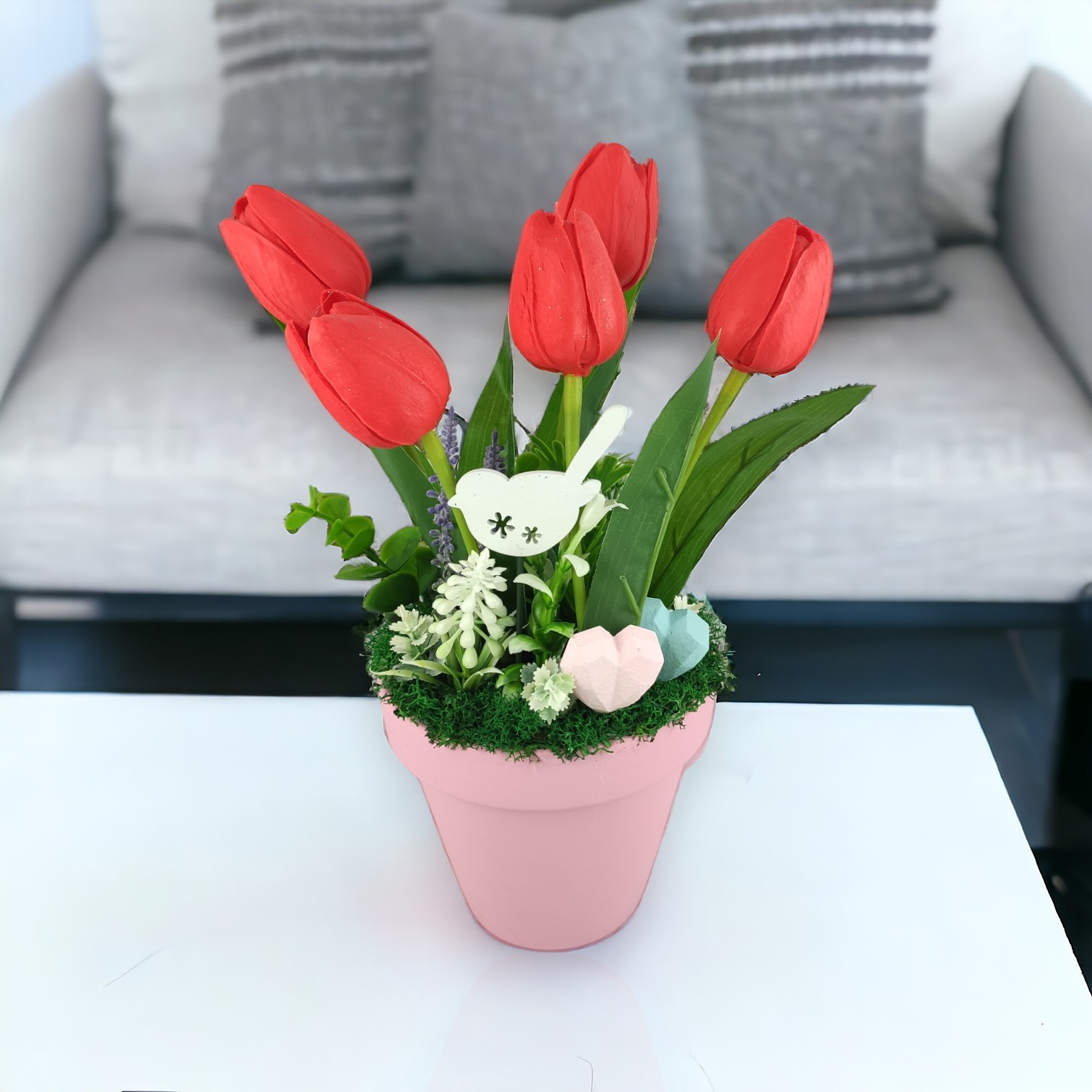 Piros tulipánok kaspóban TUG545